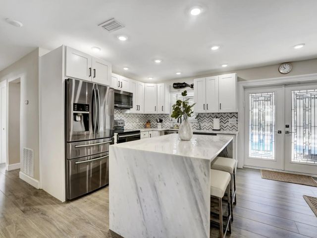 Продажа дома по адресу 4682 NW 3rd Avenue - фото 6622851