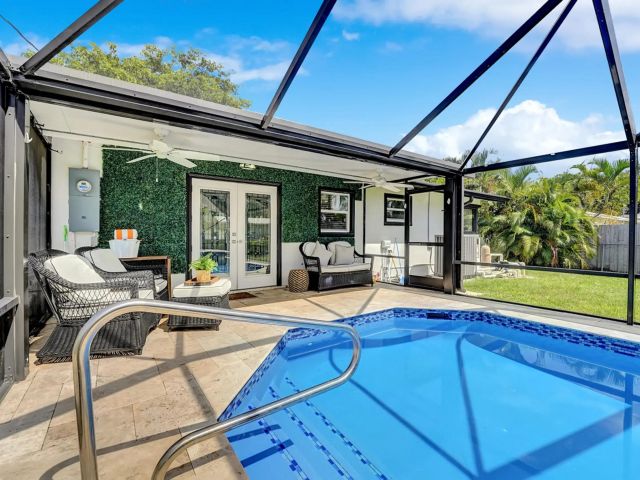 Продажа дома по адресу 4682 NW 3rd Avenue - фото 6622857