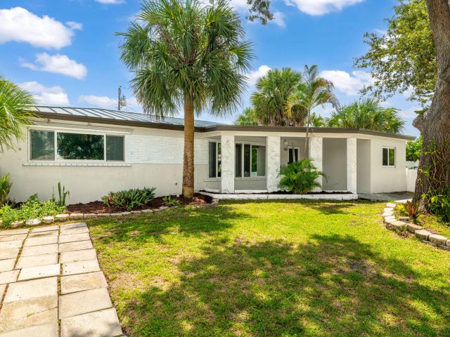 Продажа дома по адресу 2298 NE 4th Avenue - фото 6594142