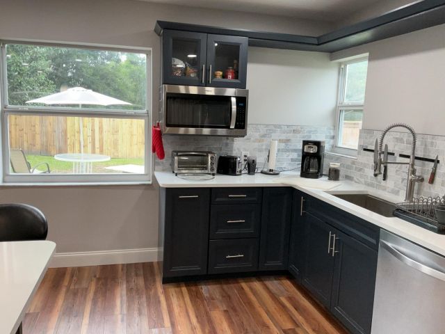 Продажа дома по адресу 537 NW 51st Avenue W - фото 6611060