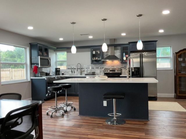 Продажа дома по адресу 537 NW 51st Avenue W - фото 6611075