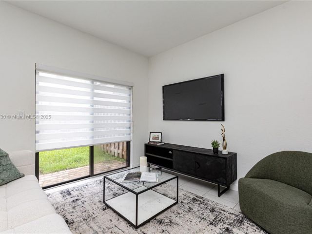 Продажа дома по адресу 12949 SW 232nd Ln - фото 7461228