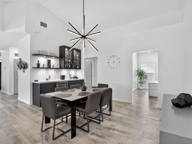 Продажа дома по адресу 494 Enfield Court - фото 6595449