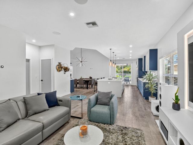 Продажа дома по адресу 494 Enfield Court - фото 6595460