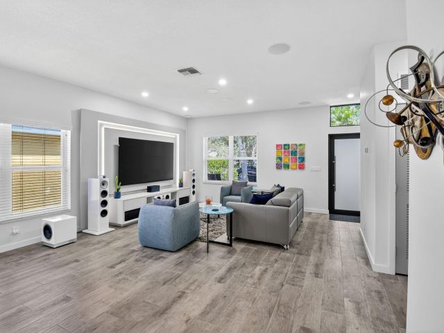 Продажа дома по адресу 494 Enfield Court - фото 6595461