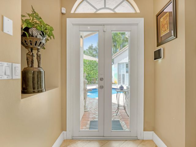 Дом в аренду по адресу 2076 Cezanne Road - фото 6596647