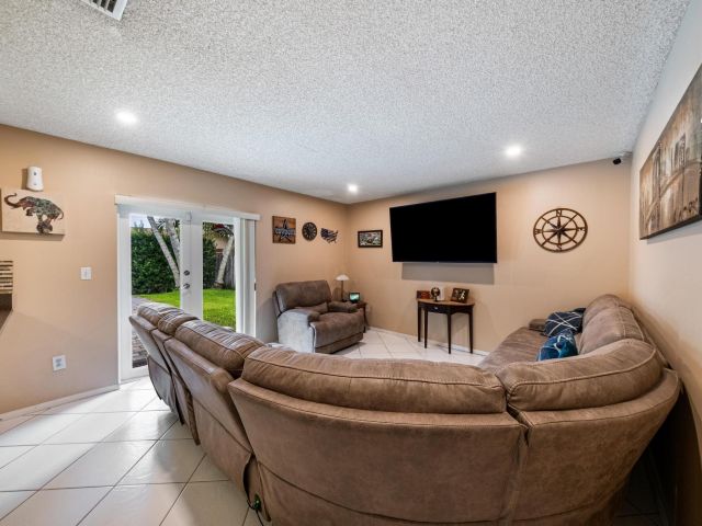 Продажа дома по адресу 11536 SW 55th Court - фото 6569755