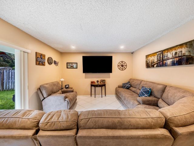 Продажа дома по адресу 11536 SW 55th Court - фото 6569756