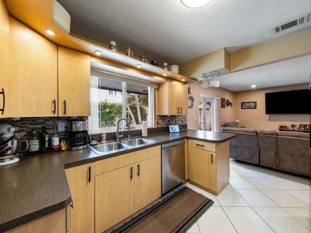 Продажа дома по адресу 11536 SW 55th Court - фото 6569757