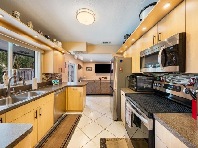 Продажа дома по адресу 11536 SW 55th Court - фото 6569758