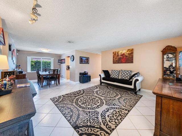 Продажа дома по адресу 11536 SW 55th Court - фото 6569761