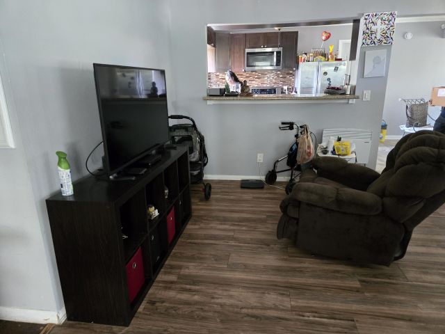 Продажа дома по адресу 2199 NE 5th Avenue - фото 6594075