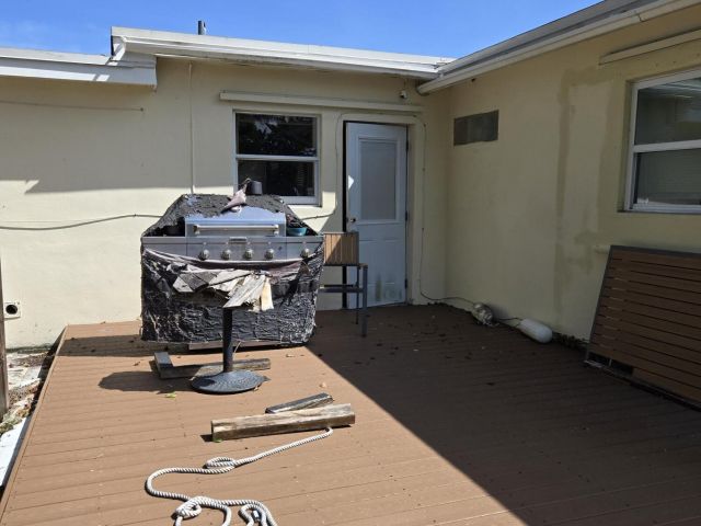 Продажа дома по адресу 2199 NE 5th Avenue - фото 6594077