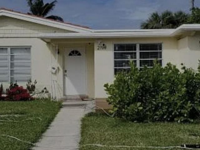 Продажа дома по адресу 2199 NE 5th Avenue - фото 6594079