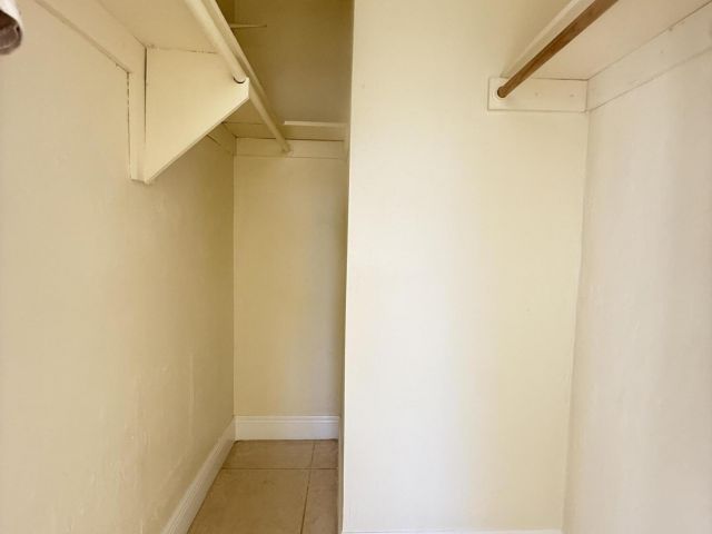 Дом в аренду по адресу 700 NE 168th Street - фото 6580915