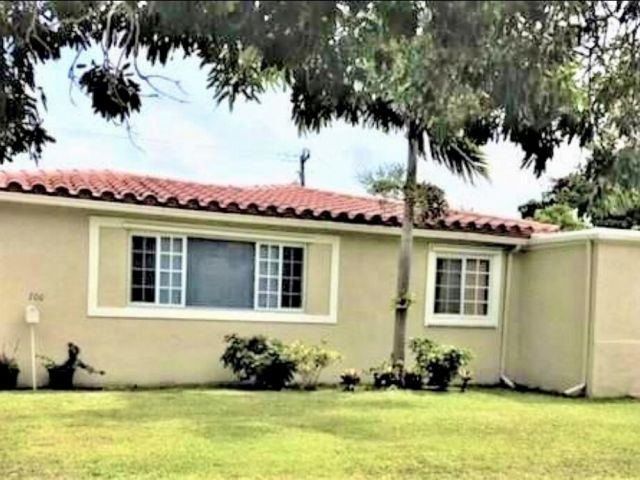 Дом в аренду по адресу 700 NE 168th Street - фото 6580929