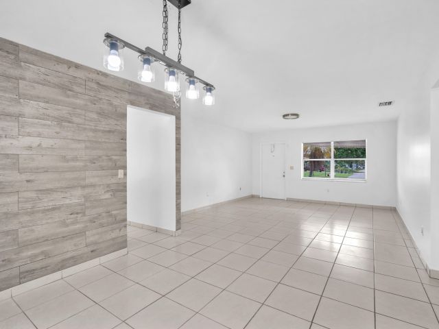 Дом в аренду по адресу 10985 Christopher Avenue - фото 6594013