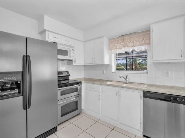 Дом в аренду по адресу 10985 Christopher Avenue - фото 6594018