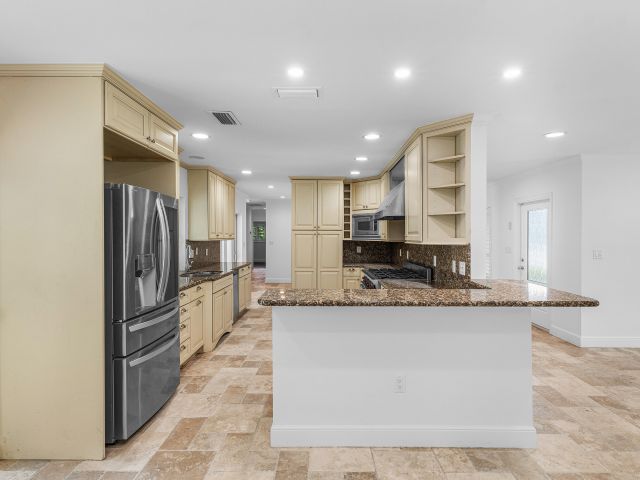 Продажа дома по адресу 783 Valencia Drive - фото 6594060