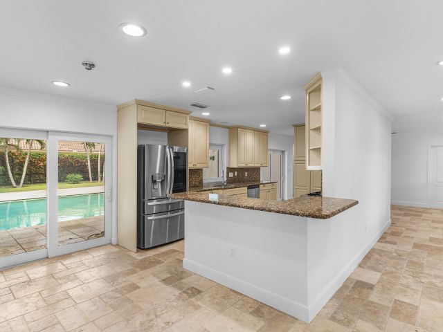 Продажа дома по адресу 783 Valencia Drive - фото 6594061