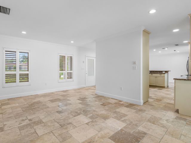 Продажа дома по адресу 783 Valencia Drive - фото 6594065