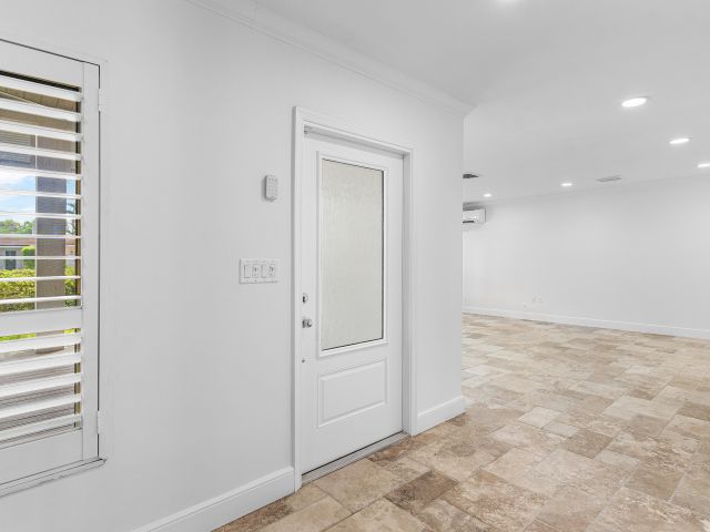 Продажа дома по адресу 783 Valencia Drive - фото 6594067