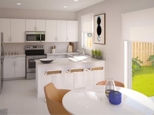 Дом в аренду по адресу 12178 NW 24th Place - фото 7433058