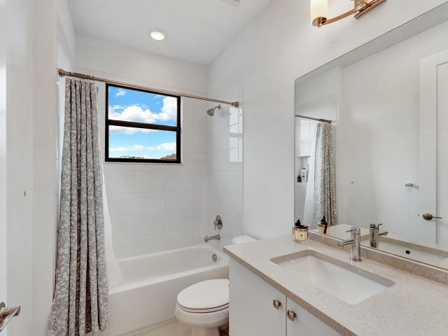 Дом в аренду по адресу 8125 Crystal Downs Avenue - фото 6669533