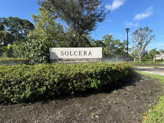 Продажа дома по адресу 6607 Pointe Of Woods Drive - фото 6613532