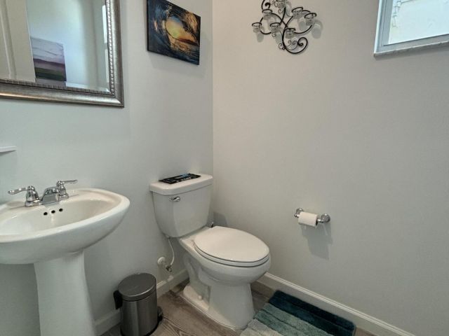 Продажа дома по адресу 6607 Pointe Of Woods Drive - фото 6613543