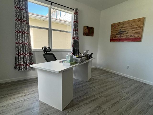 Продажа дома по адресу 6607 Pointe Of Woods Drive - фото 6613544