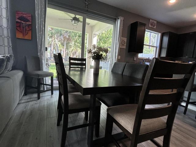 Продажа дома по адресу 6607 Pointe Of Woods Drive - фото 6613549