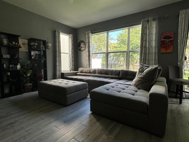 Продажа дома по адресу 6607 Pointe Of Woods Drive - фото 6613550