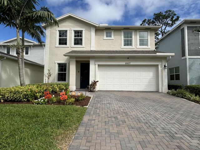 Продажа дома по адресу 6607 Pointe Of Woods Drive - фото 6613551