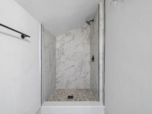 Дом в аренду по адресу 137 SW 9th Avenue - фото 6595409