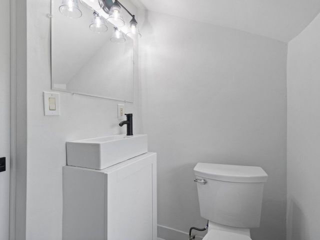 Дом в аренду по адресу 137 SW 9th Avenue - фото 6595410