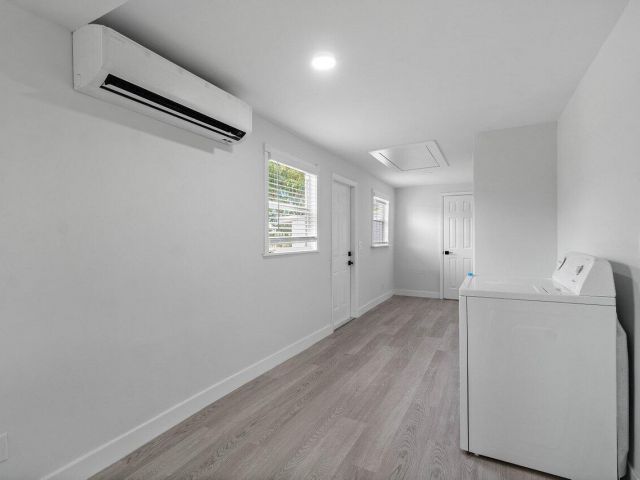 Дом в аренду по адресу 137 SW 9th Avenue - фото 6595416