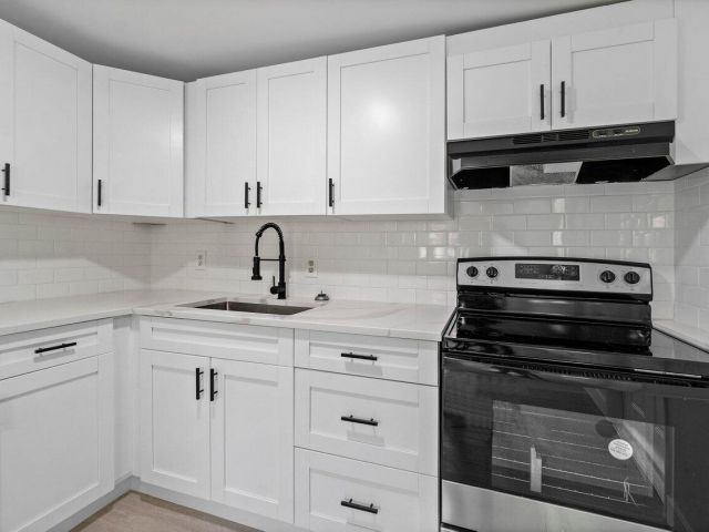 Дом в аренду по адресу 137 SW 9th Avenue - фото 6595420