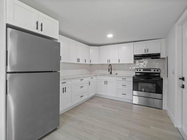 Дом в аренду по адресу 137 SW 9th Avenue - фото 6595422