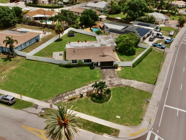 Дом в аренду по адресу 4000 NW 3rd Avenue - фото 6894972