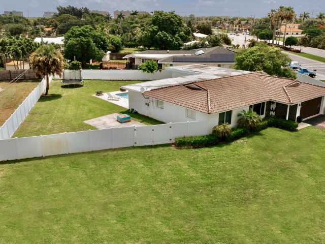 Дом в аренду по адресу 4000 NW 3rd Avenue - фото 6894974