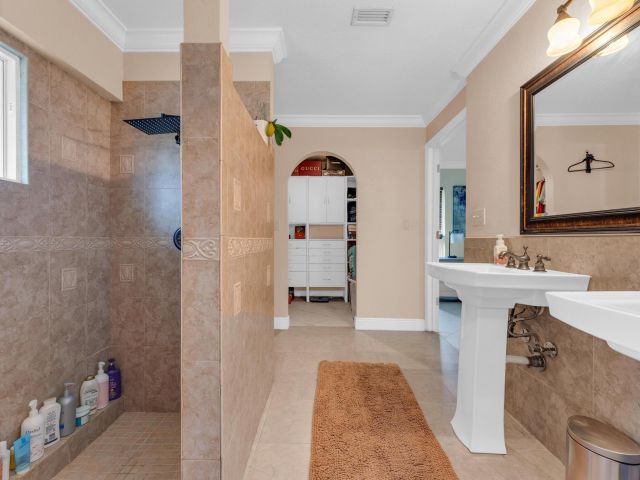 Продажа дома по адресу 22057 Woodset Way - фото 6622497