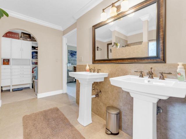 Продажа дома по адресу 22057 Woodset Way - фото 6622508