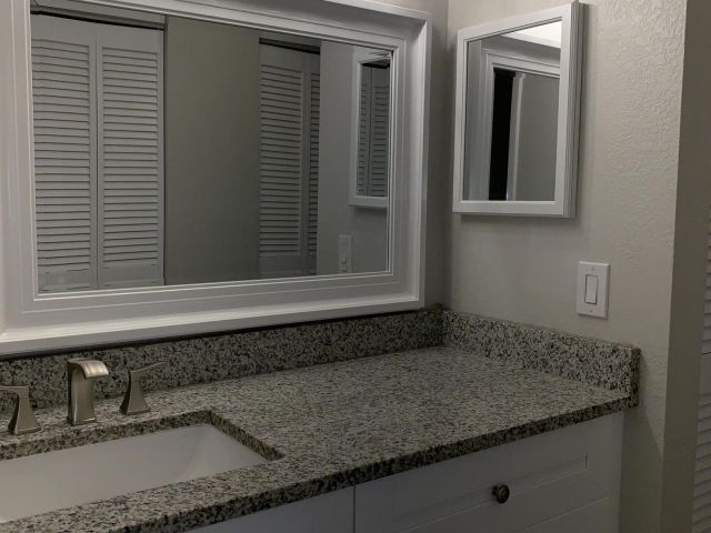 Дом в аренду по адресу 320 SE 2 Avenue B1 - фото 6562696