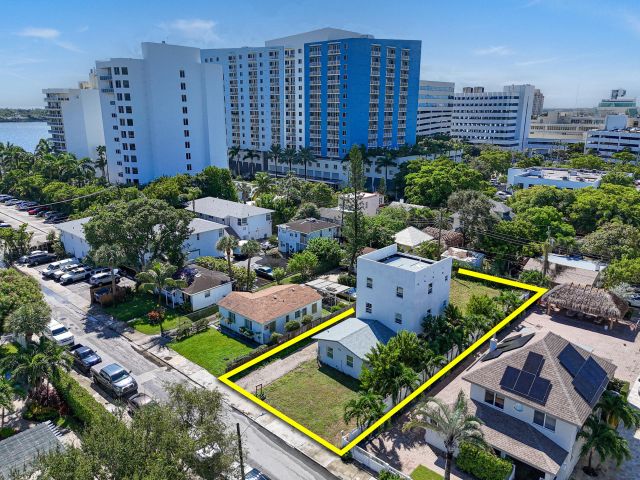 Продажа дома по адресу 322 N Lakeside Court - фото 6592440