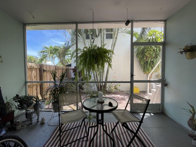 Дом в аренду по адресу 145 NE 7th Avenue - фото 6595280