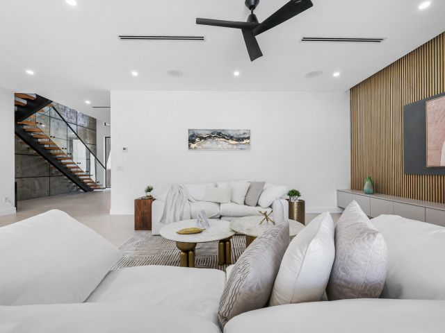 Продажа дома по адресу 1013 SE 9 Street - фото 6564002