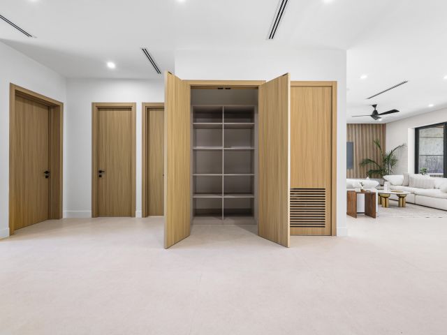 Продажа дома по адресу 1013 SE 9 Street - фото 6564003