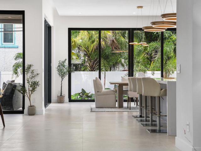 Продажа дома по адресу 1013 SE 9 Street - фото 6564004