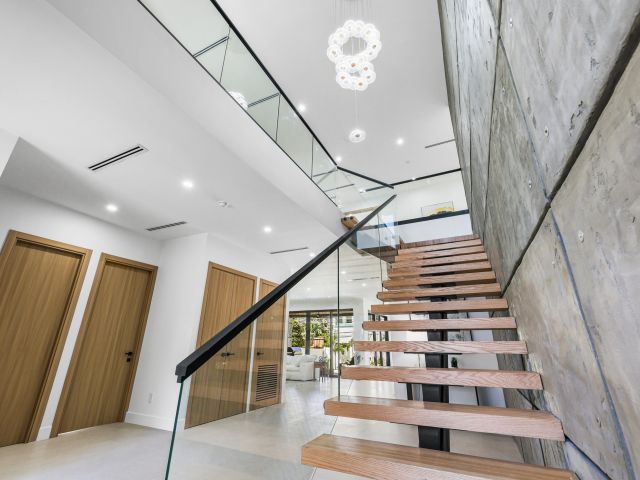 Продажа дома по адресу 1013 SE 9 Street - фото 6564006